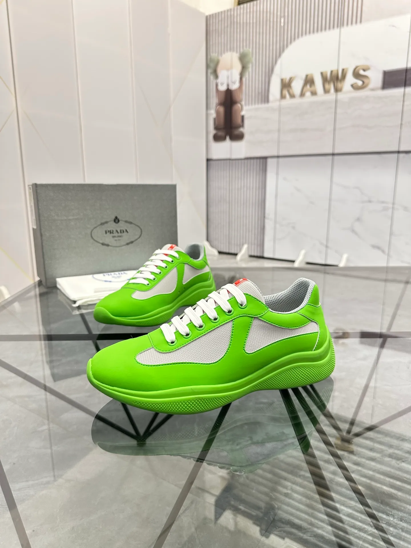 Men's shoes: 💰P360¥ Product trademark: Prada *"Prada*" low-top casual shoes Regular size: 35-47 (can be customized to 48) couple style Product materials: imported silk leather upper, breathable lining, original outsole. Number: 943